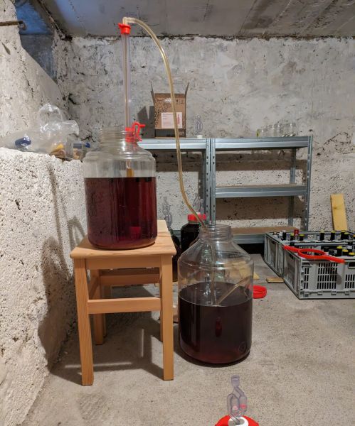 Fichier:Soutirage Hydromel.jpg