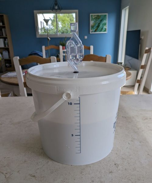 Fichier:Seau hydromel.jpg